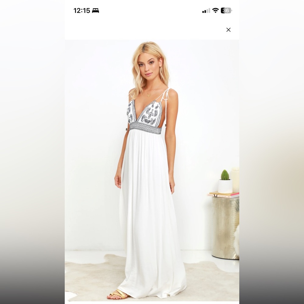 Days of Sunlight Ivory Embroidered Maxi Dress Size small